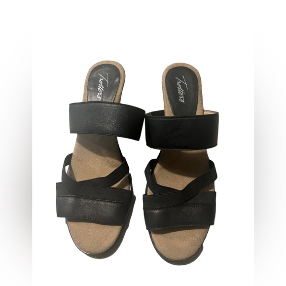 Trotters “Maxine”‎ comfort sandals Black size 10 leather upper comfort sole - Picture 1 of 7